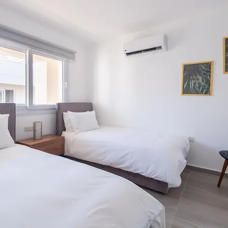 Apartamento Blossom Penthouse With Jacuzzi Vokolidha