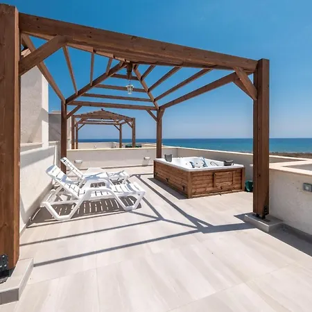 Blossom Penthouse With Jacuzzi *