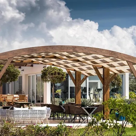 Blossom Penthouse With Jacuzzi Vokolidha